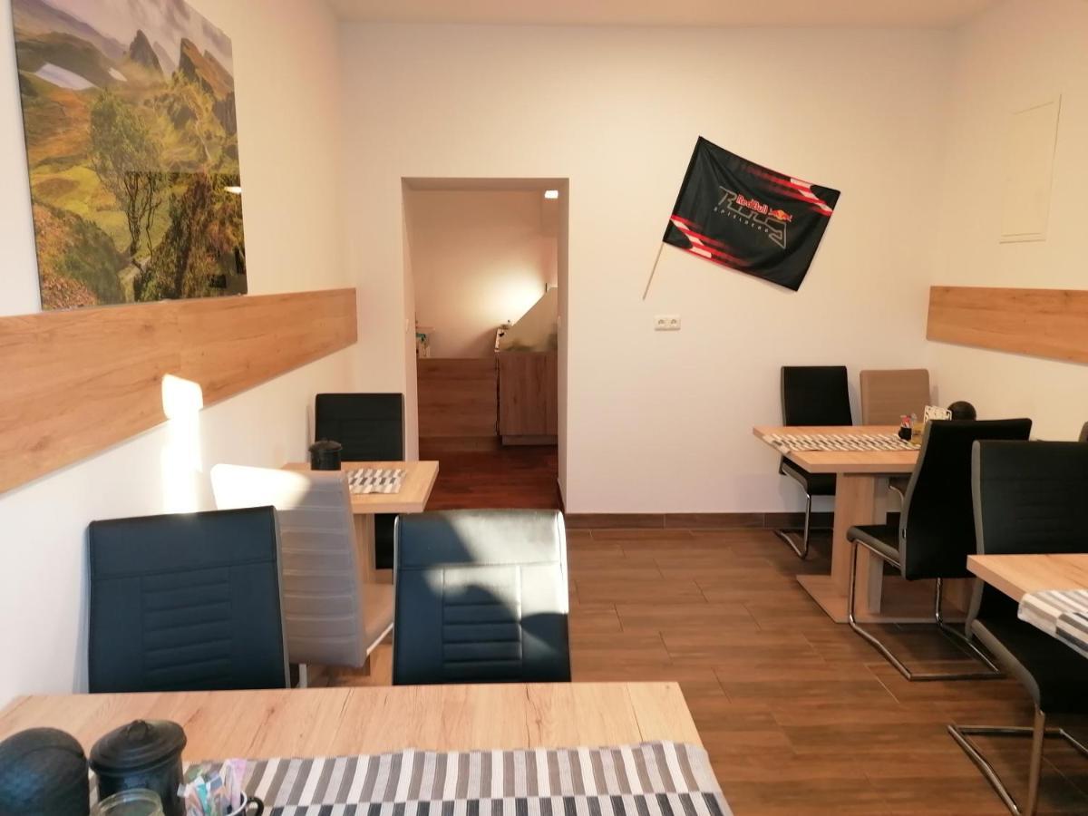 Ferienwohnungen Und Zimmer Yassi Spielberg Bei Knittelfeld Eksteriør billede