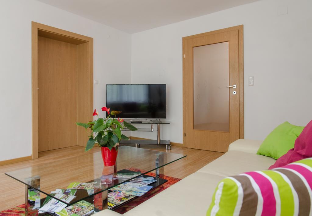 Ferienwohnungen Und Zimmer Yassi Spielberg Bei Knittelfeld Eksteriør billede