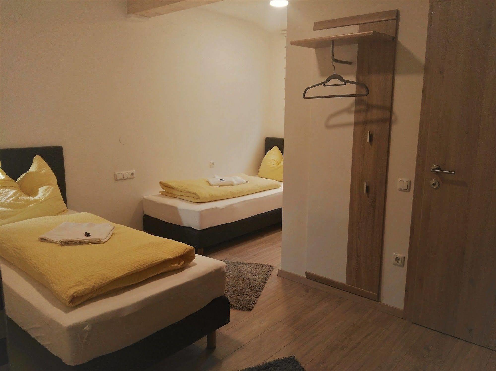 Ferienwohnungen Und Zimmer Yassi Spielberg Bei Knittelfeld Eksteriør billede